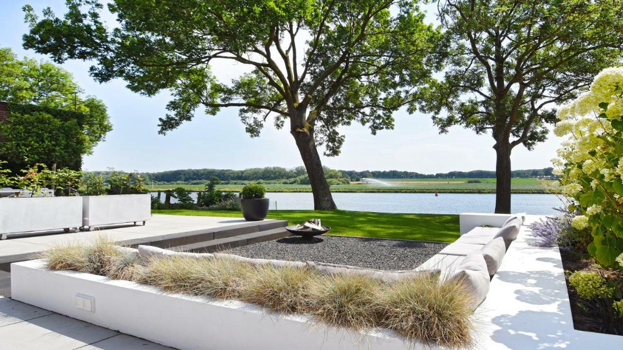 Het Raadhuys - Design B&B Kessel  Exterior photo